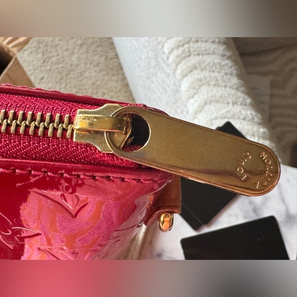 Louis Vuitton Vernis Bellevue GM RED AUTHENTIC - Picture 4 of 16